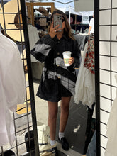 Load image into Gallery viewer, Oversized Denim Jacket