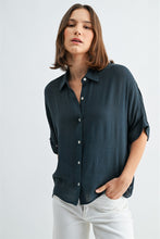 Load image into Gallery viewer, Button down shirt