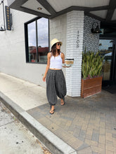 Load image into Gallery viewer, Polkadot Balloon Pants